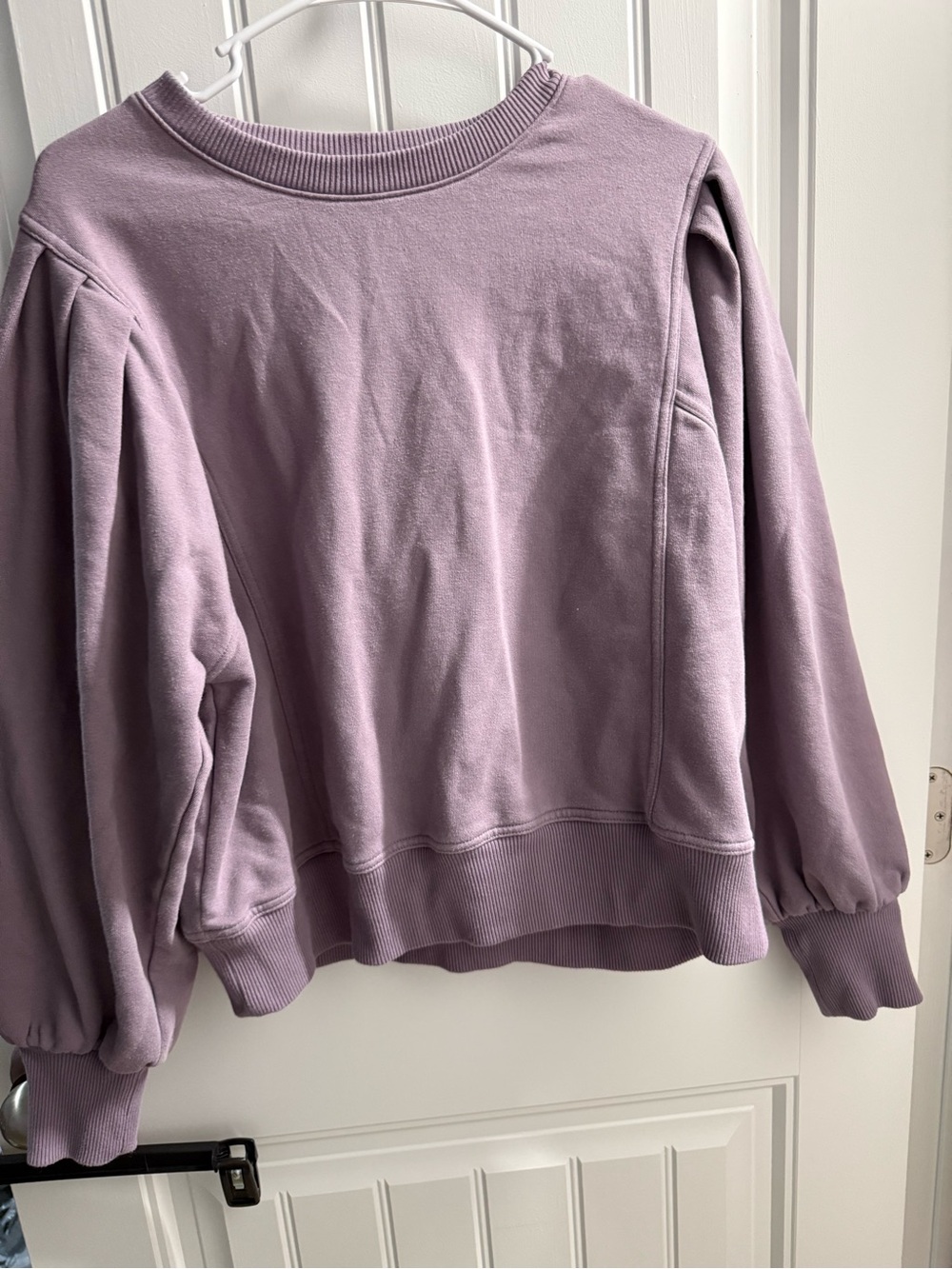 Women's Lavender Puff-Sleeve Crewneck Sweatshirt